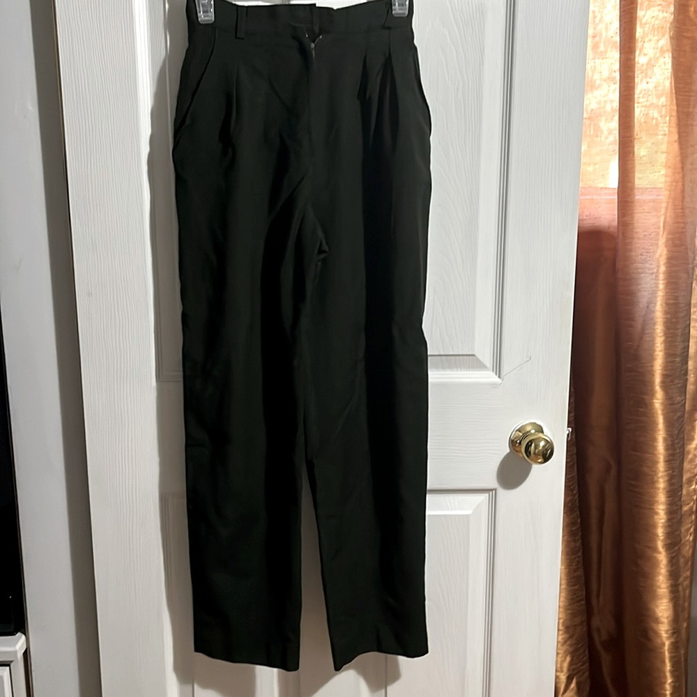 Jones Wear women’s size 4P pants olive green